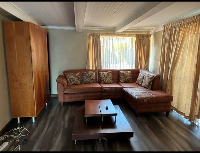 5 BEDROOM HOUSE FOR SALE IN HURLYVALE
